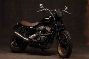 Harley-Davidson_Scrambler-tre-quarti-1970_photo-copyright_by_Giulio_Grisendi