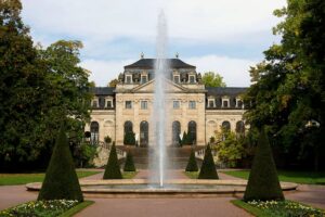 castle-fountain-fulda-historic