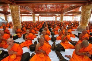 temple-monks-pray-buddhists