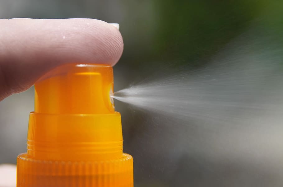 sunscreen-spray-skincare-sunblock